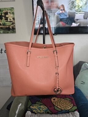Michael Kors Orange-Coral-Peach Leather Tote In Preloved Condition